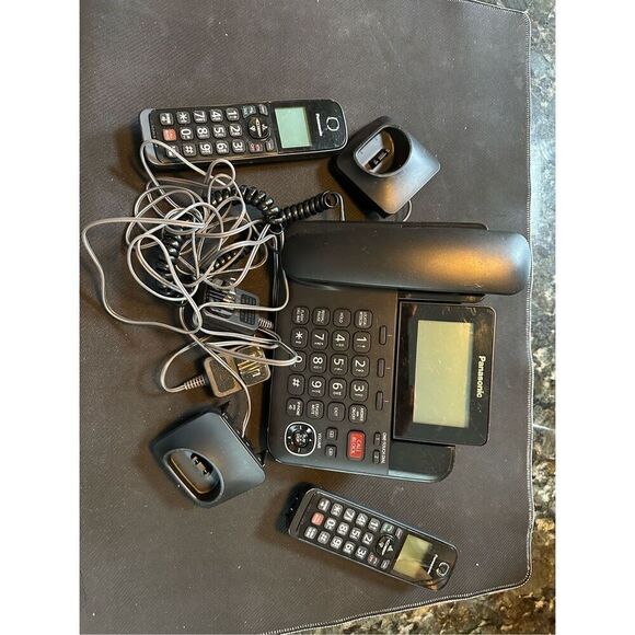 Panasonic KX-TGF852 B Black 2 IN 1  corded and Cordless Phone - Picture 3 of 3